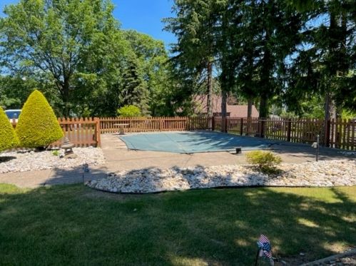 1004 Linden Dr, Jeannette PA  15644-2841 exterior