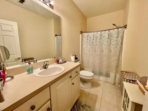 1009 Old Course Ln, Easton PA  18042-6975 exterior