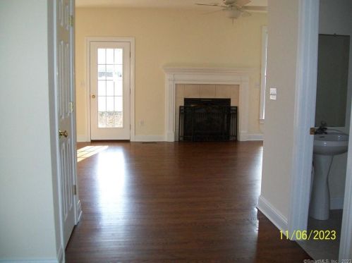 54 William St, Huntington CT  06484-2224 exterior
