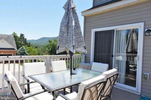 195 Oxbow Dr, Strasburg, VA 22657-5278