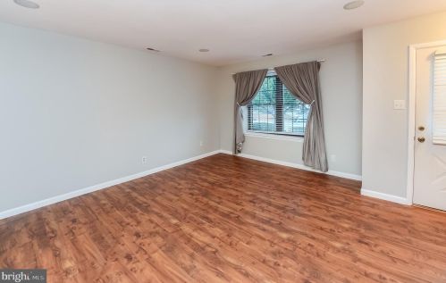 502 Essex Ct, West Deptford NJ  08051-2027 exterior