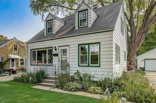 1226 104, Milwaukee WI 53214-3928 exterior