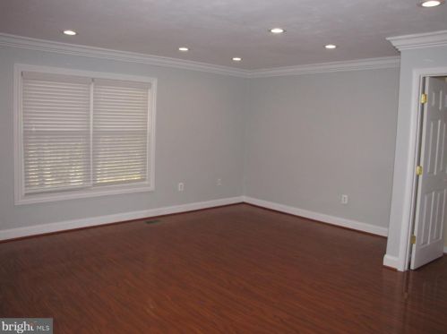 6426 Blarney Stone Ct, Springfield VA  22152-2106 exterior