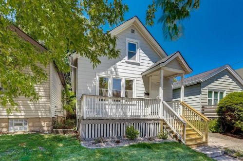 2031 Hilbert St, Milwaukee, WI 53207-1225