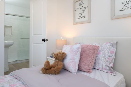 26184 Stanwood Ave, Hayward CA  94544-2736 exterior