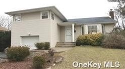 22 Glen Rd, Westbury NY  11590-1662 exterior