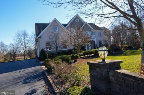 4 Millennium Dr, Columbus NJ  08022-2250 exterior