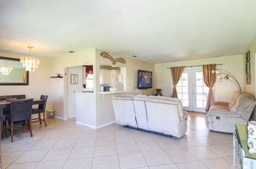 2106 Flower Ave, Fullerton, CA 92833-3612