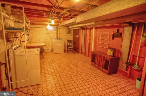 5001 Berkley St, Harrisburg PA 17109-4508 exterior