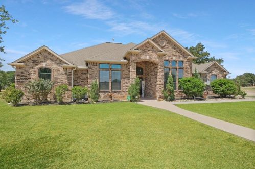 105 Hogan Ln, Hempstead, TX 77445-4451