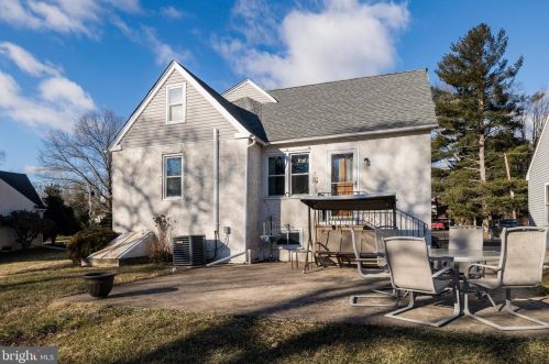 909 Sycamore Dr, Lansdale PA 19446-1722 exterior