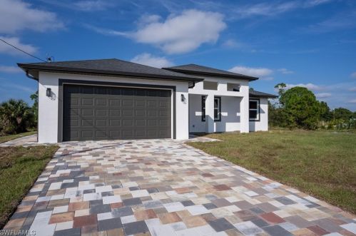 739 Phelps St, Lehigh Acres, FL 33974-9752