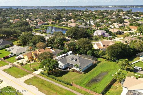 2575 Courtenay Pkwy, Merritt Island, FL 32952-4120