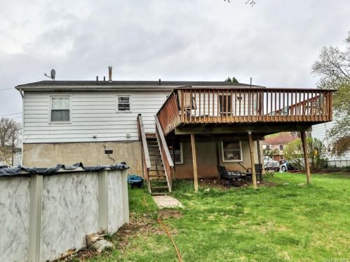 14 Oak Ln, Middletown NY  10940-6914 exterior