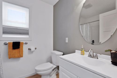 5736 Standish Ave, Minneapolis MN 55417-2716 exterior