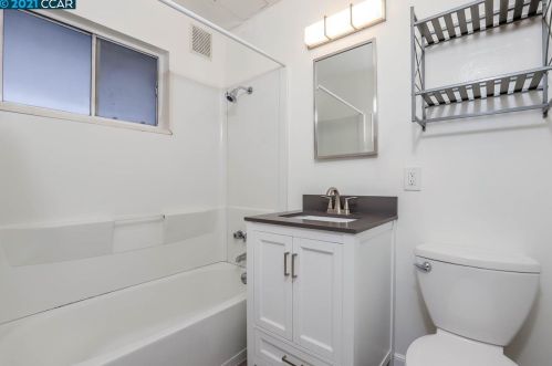 366 45 St, Oakland CA 94609-2259 exterior