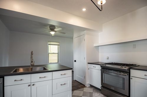 662 Stambaugh Ave, Hermitage PA  16146-4131 exterior