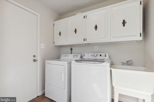 5758 Benford Dr, Haymarket VA  20169-2503 exterior