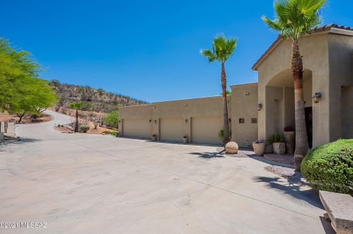3001 Manzanita Ln, Nogales, AZ 85621-4727