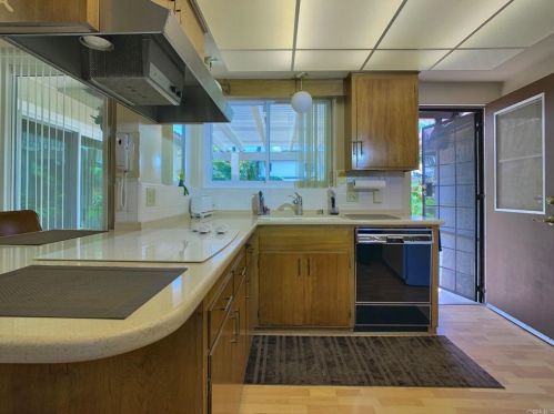 3540 Promontory St, San Diego CA 92109-6612 exterior