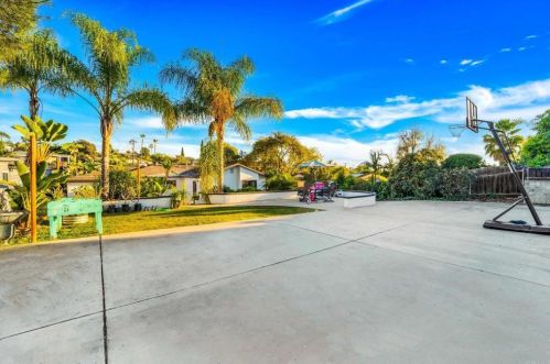 9378 Manor Dr, La Mesa CA  91942-3618 exterior