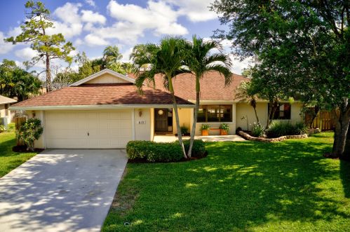 610 Dracena Dr, West Palm Beach, FL 33414-8173