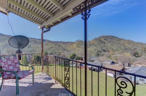 5089 Meadow Lark Ln, Lake Nacimiento CA  93446-4261 exterior