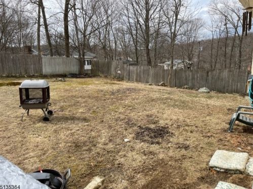 70 Broadway, Hopatcong NJ  07843-1147 exterior