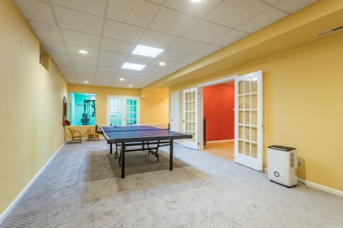 54 Casey Ln, Mount Sinai NY  11766-2336 exterior