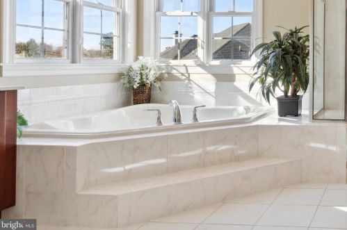 4040 Steeplechase Dr, Collegeville PA  19426-1265 exterior