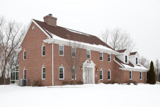 2355 Robbie Ct, Brookfield, WI 53005-4575