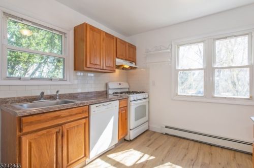 16 Briant Ave, Greystone Park NJ  07950-1724 exterior