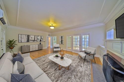 916 King St, Santa Rosa, CA 95404-3824