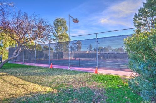 24605 Trevino Dr, Santa Clarita CA  91355-2816 exterior