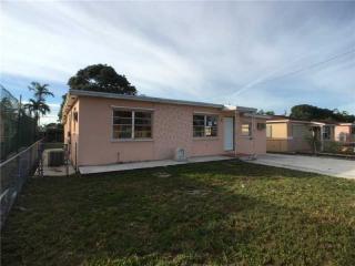 742 35th St, Hialeah, FL 33012-5131