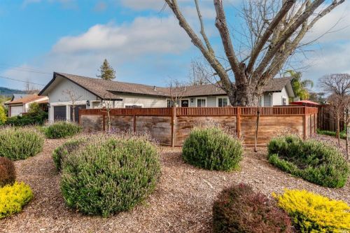 4020 Sacramento Ave, Santa Rosa, CA 95405-7724