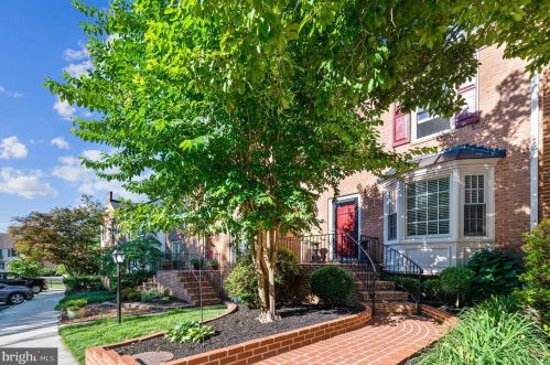 6426 Eastleigh Ct, Springfield, VA 22152-2425