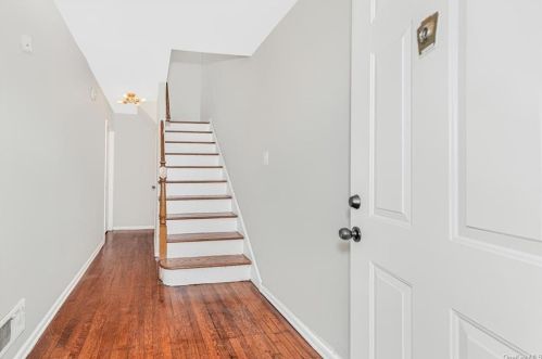 3207 Bruner Ave, Bronx, NY 10469-3124
