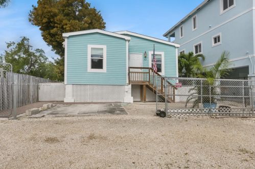 569 Gordon Cir, Key Largo, FL 33037-2726