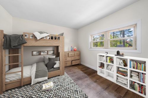 3 Margaret Ave, Raymond NH  03077-2052 exterior