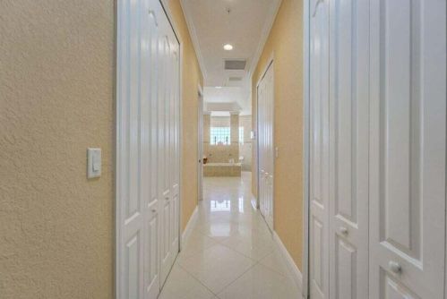 160 Saratoga Ave, Fort Pierce FL  34953-5974 exterior