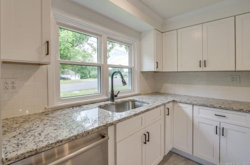 80 Circle Dr, Litchfield CT  06750-1710 exterior