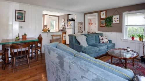 4 Charles St, Sandwich, MA 02563-2230