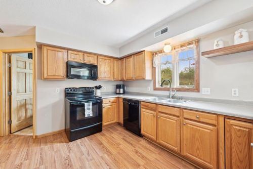 1987 Windmill Dr, Hammond WI  54002-5137 exterior