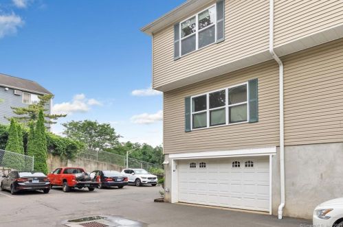5 Rockland Rd, Norwalk CT  06854-4637 exterior