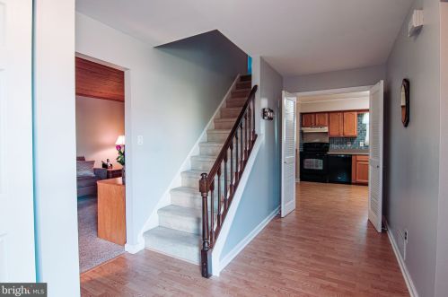 42 Saratoga Dr, New Castle DE  19720-4232 exterior