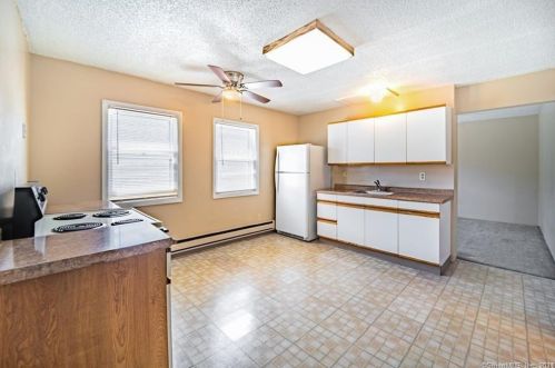 13 Grn St, Waterbury CT  06708-3538 exterior