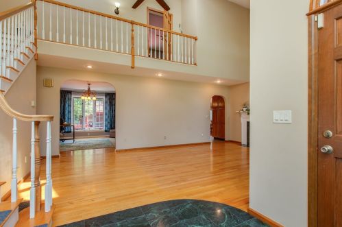 6 Birch Hill Rd, Salem NH  03079-3473 exterior