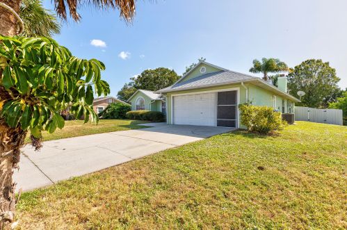 909 Fulton Way, Sebastian FL  32958-5123 exterior