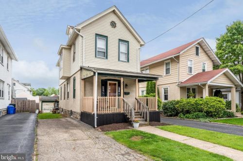 2512 County Line Rd, Ardmore, PA 19003-3024